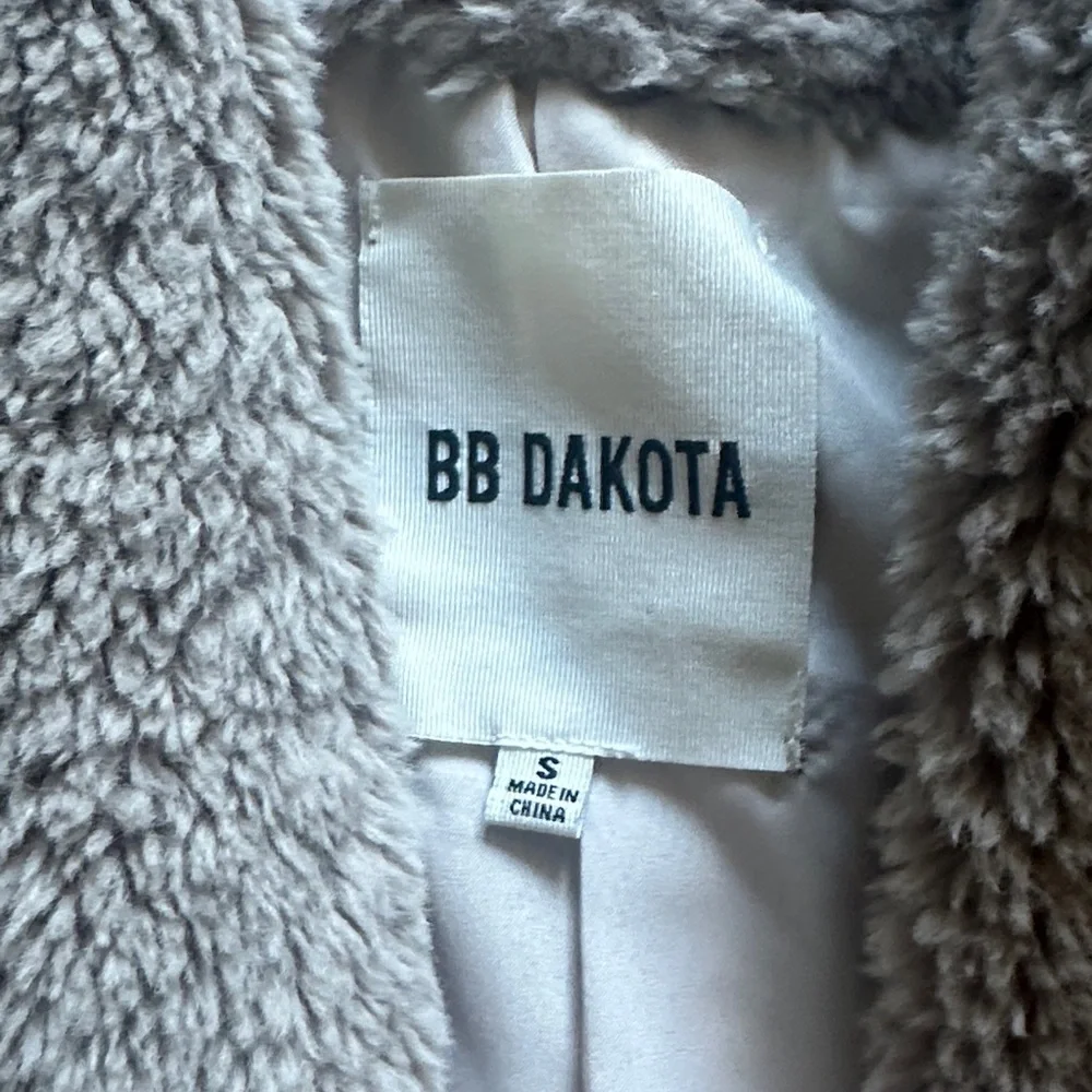 BB Dakota Beige Tan Teddy Coat // Size Small